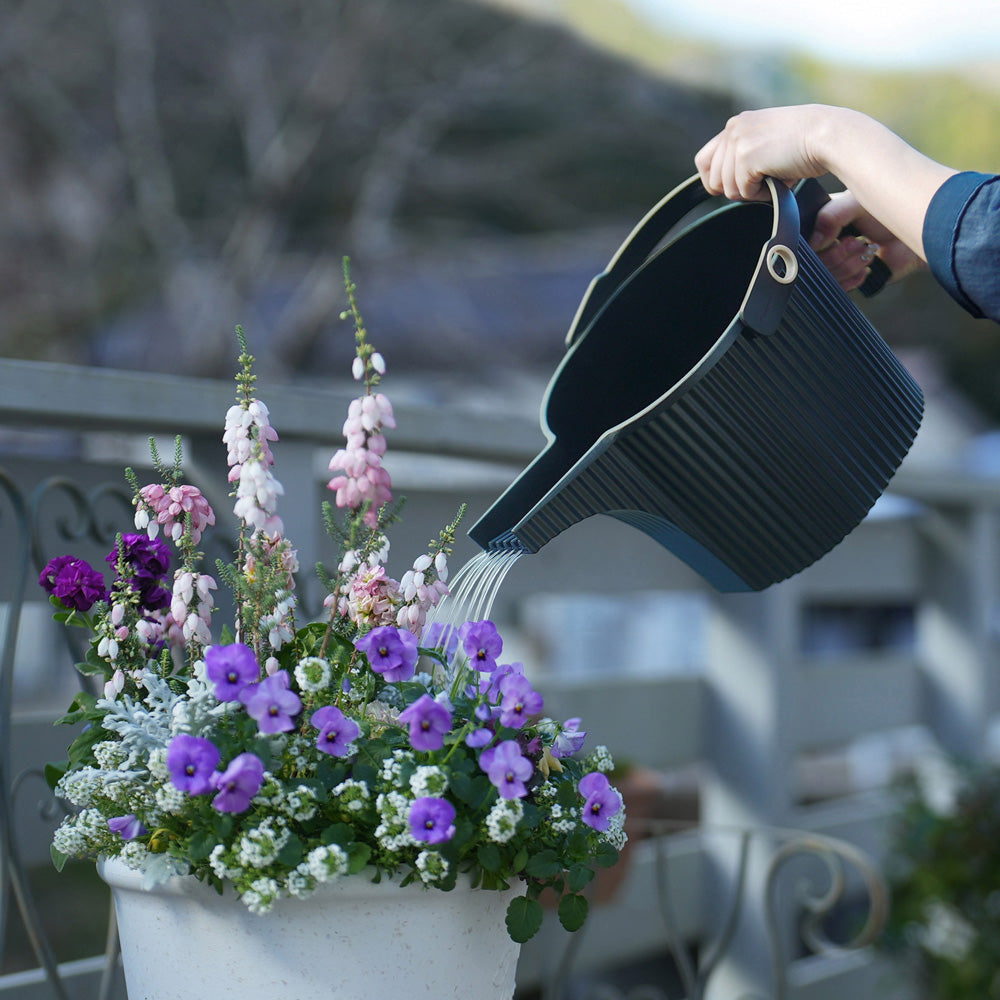 GARDEN BEETLE VANNKANNE 1.5 LITER - SVART