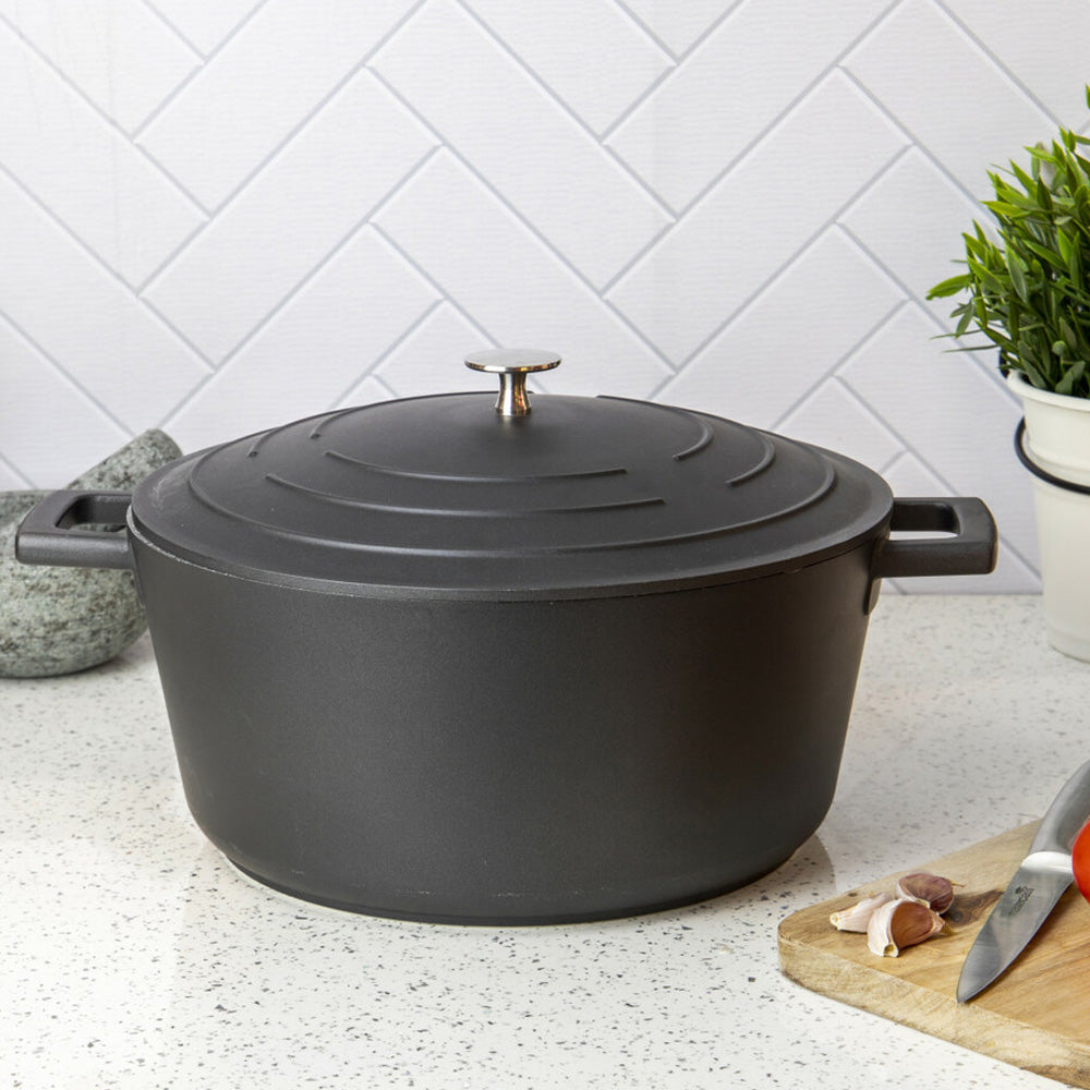 MASTERCLASS STØPT ALUMINIUM GRYTE 28 CM / 5.0 L. - SVART